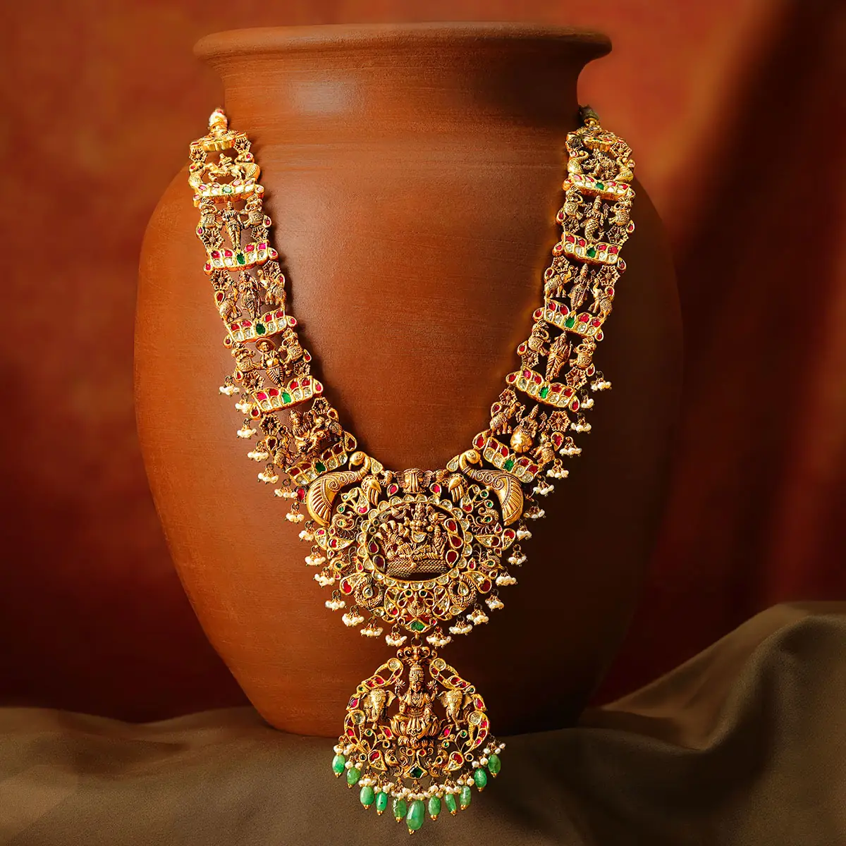 Royal Amrita Kundan Haram